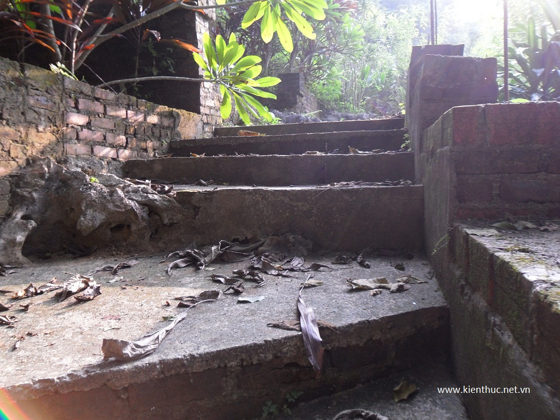 Lối lên khu lăng mộ