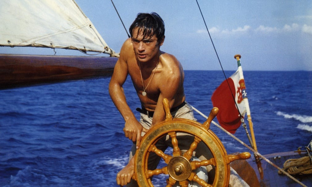 Plein soleil là bộ phim đầu tiên Delon được công nhận về diễn xuất. Trong phim, ông vào vai một kẻ giết người cố gắng lấy danh tính của nạn nhân. Ảnh: Alamy. Plein soleil là bộ phim đầu tiên Delon được công nhận về diễn xuất. Trong phim, ông vào vai một kẻ giết người cố gắng lấy danh tính của nạn nhân. Ảnh: Alamy.