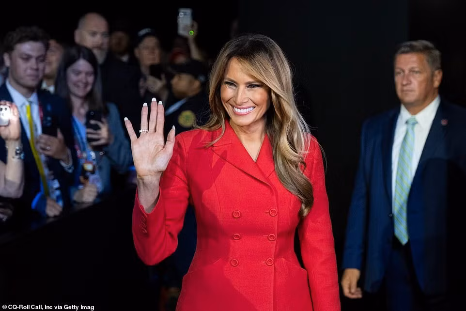 Ngoài làm vợ tỷ phú, bà Melania Trump cũng có những khoản thu nhập riêng từ các công việc như diễn thuyết, cho thuê bất động sản hay bán NFT. Ảnh: Getty Images. Ngoài làm vợ tỷ phú, bà Melania Trump cũng có những khoản thu nhập riêng từ các công việc như diễn thuyết, cho thuê bất động sản hay bán NFT. Ảnh: Getty Images.