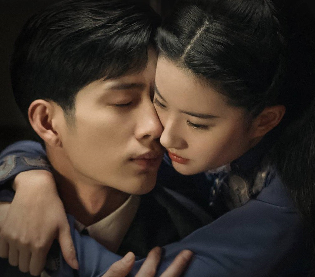 Lưu Diệc Phi cũng không tránh được cảnh bị vai phụ lấn át đất diễn. Lưu Diệc Phi cũng không tránh được cảnh bị vai phụ lấn át đất diễn.