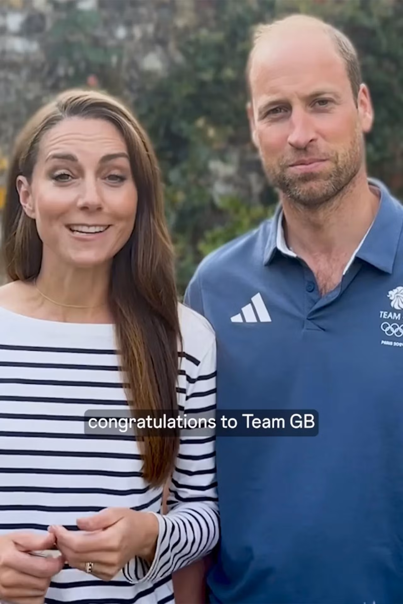 Thân vương và Vương phi xứ Wales chúc mừng các vận động viên Olympic Anh kết thúc mùa giải thành công. Ảnh cắt từ video. Thân vương và Vương phi xứ Wales chúc mừng các vận động viên Olympic Anh kết thúc mùa giải thành công. Ảnh cắt từ video.