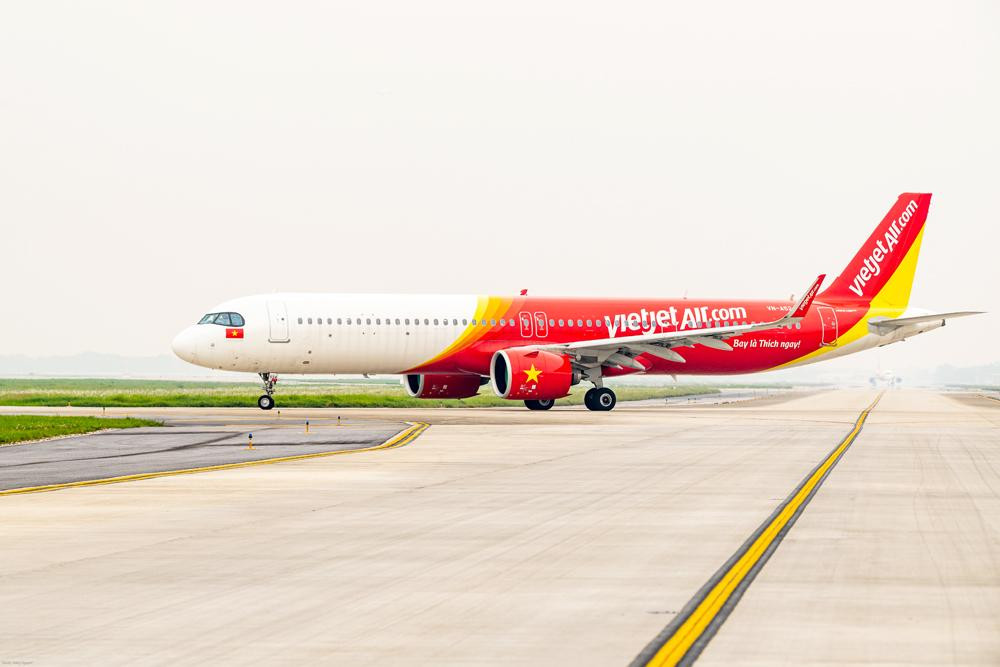 Cùng với đường băng 11R/29L được đưa vào khai thác dịp này, một loạt đường lăn kết nối với nhà ga cũng đưa vào sử dụng. Ảnh: Phan Công. Cùng với đường băng 11R/29L được đưa vào khai thác dịp này, một loạt đường lăn kết nối với nhà ga cũng đưa vào sử dụng. Ảnh: Phan Công.