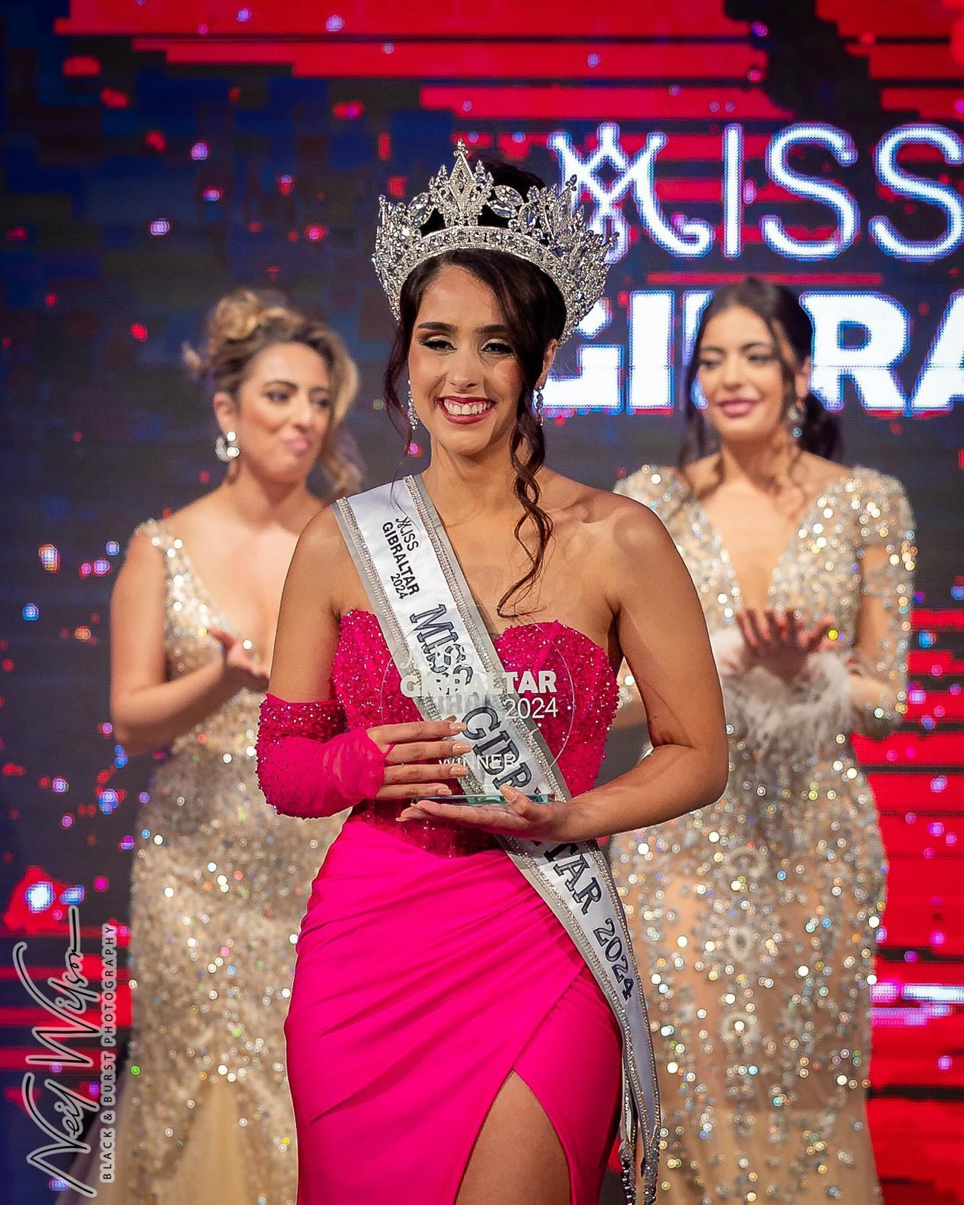 Cũng trong ngày 23/3, Gibraltar đã tìm ra chủ nhân của chiếc vương miện Hoa hậu Gibraltar 2024 - người đẹp Shania Ballester. Cô trở thành một trong những đối thủ của đại diện Việt Nam - Hoa hậu Ý Nhi - tại Miss World lần thứ 72.