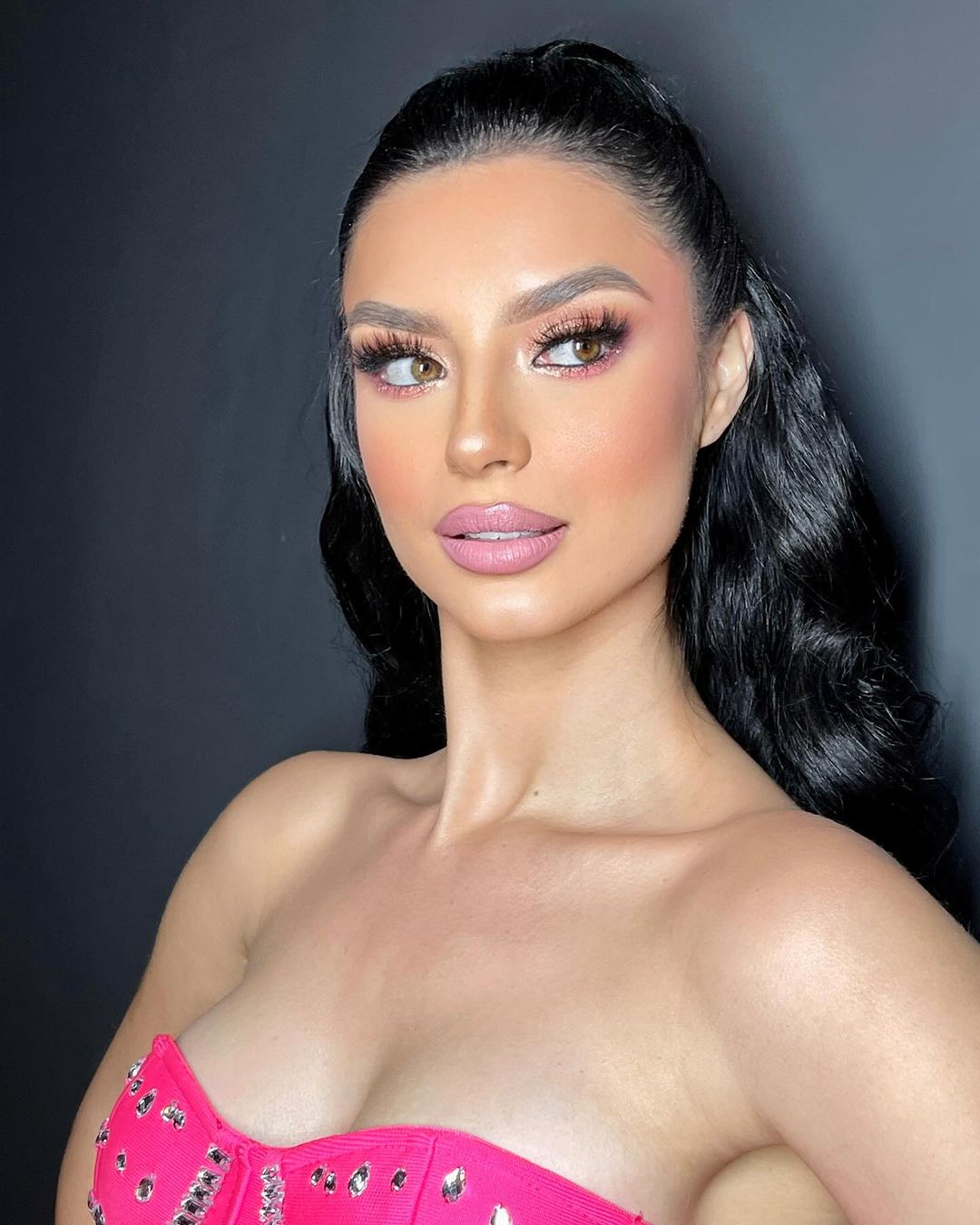 Cô giành quyền đại diện US Virgin Islands tham gia cuộc thi Hoa hậu Hòa bình Quốc tế 2024 dự kiến tổ chức ở Myanmar vào tháng 10.