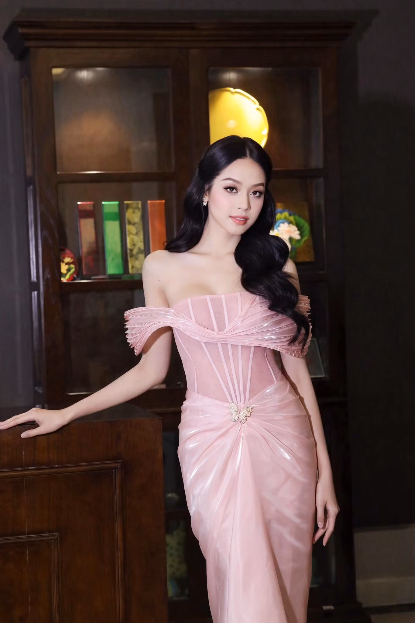 Chia sẻ về lý do lựa chọn Hoa hậu Thanh Thủy, bà Phạm Kim Dung cho biết: "Thanh Thủy có sắc vóc không kém cạnh bạn bè quốc tế, chiều cao tốt, chân dài thẳng đẹp''. Đặc biệt, bà Kim Dung ấn tượng vì gương mặt Thanh Thủy sắc sảo nhưng vẫn mang vẻ đẹp của người phụ nữ Việt, đậm đà nét Á Đông.