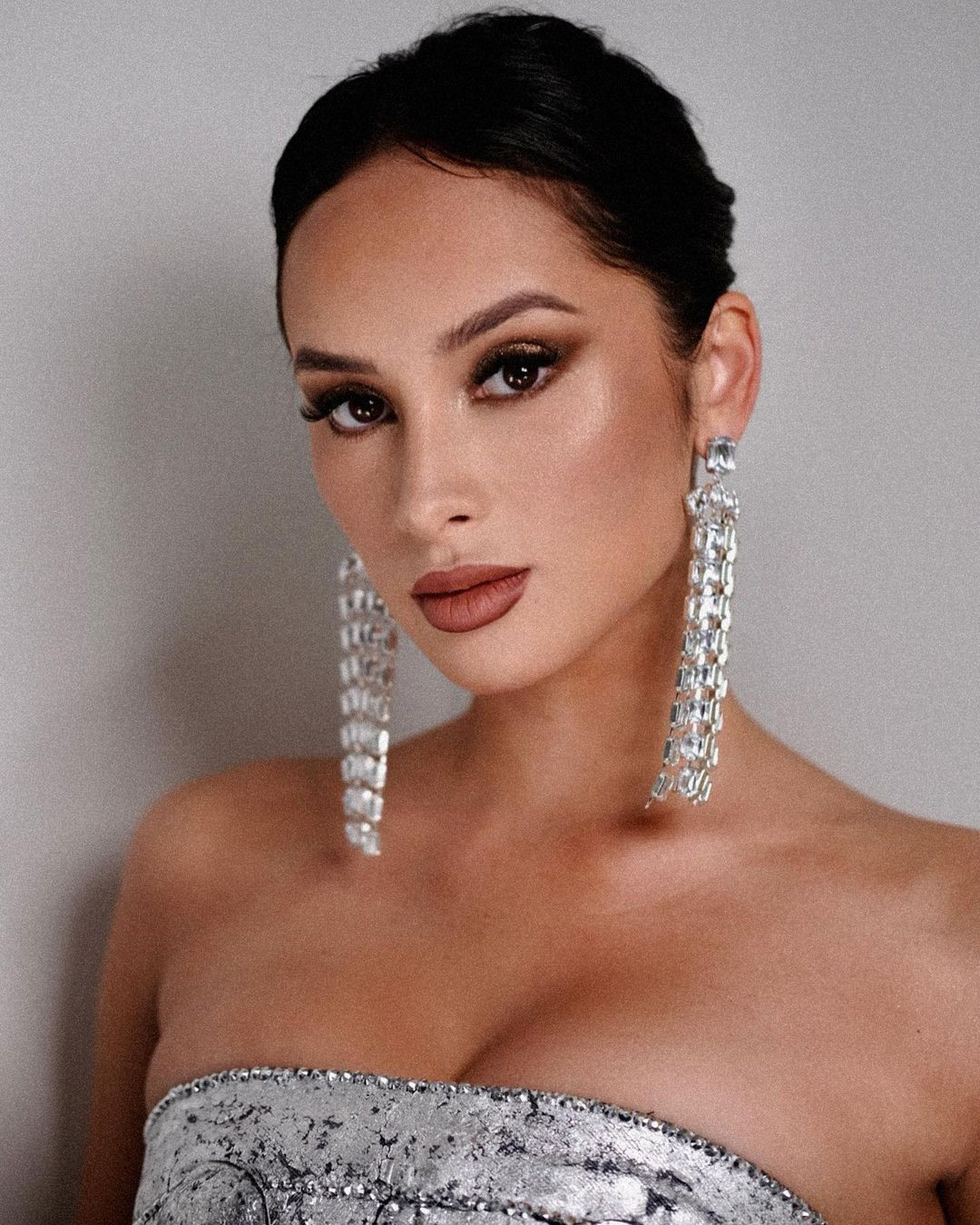 Franki Russell là người đẹp lai New Zealand và Philippines. Cô là diễn viên nổi tiếng tại Philippines.