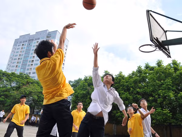 Sống lành mạnh, chơi thể thao để mạnh hơn. Ảnh: Hồng Vĩnh. Sống lành mạnh, chơi thể thao để mạnh hơn. Ảnh: Hồng Vĩnh