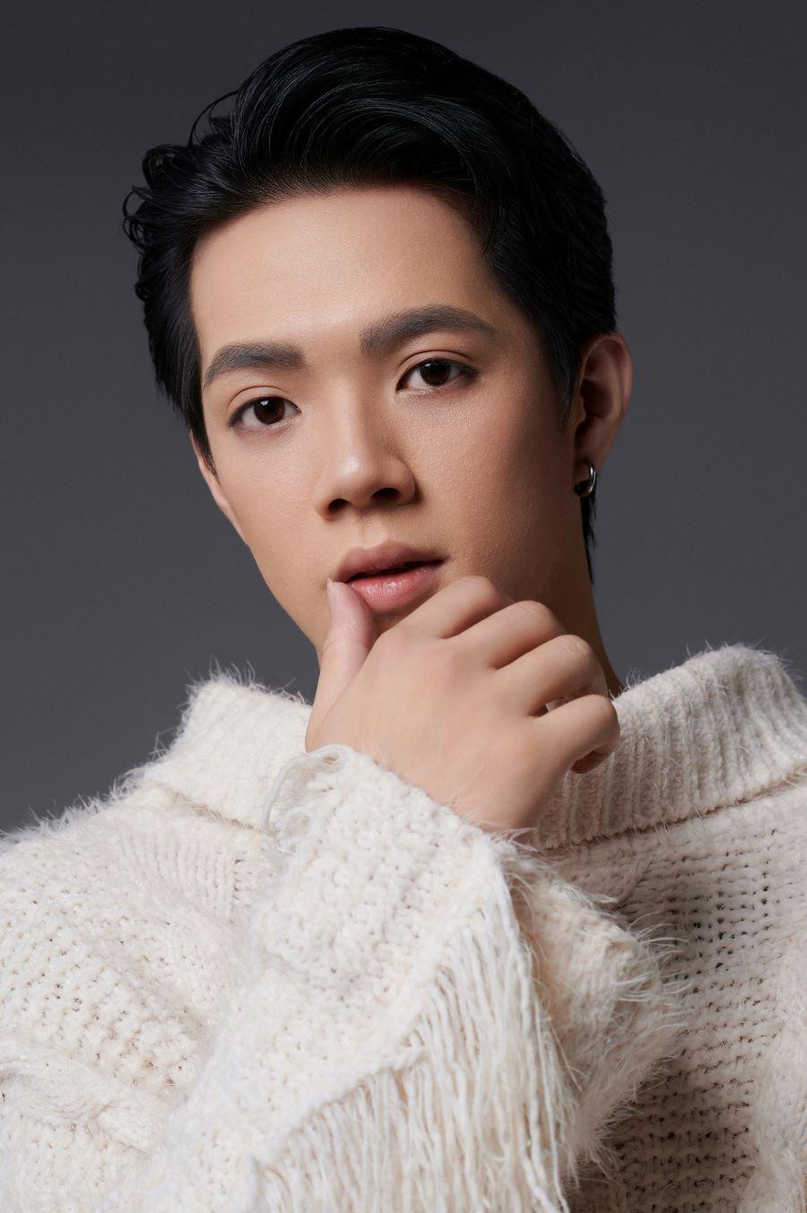 Hoài Lâm xuất hiện với hình ảnh gây xôn xao, song ca cùng một 'nam thần' gen Z ảnh 5