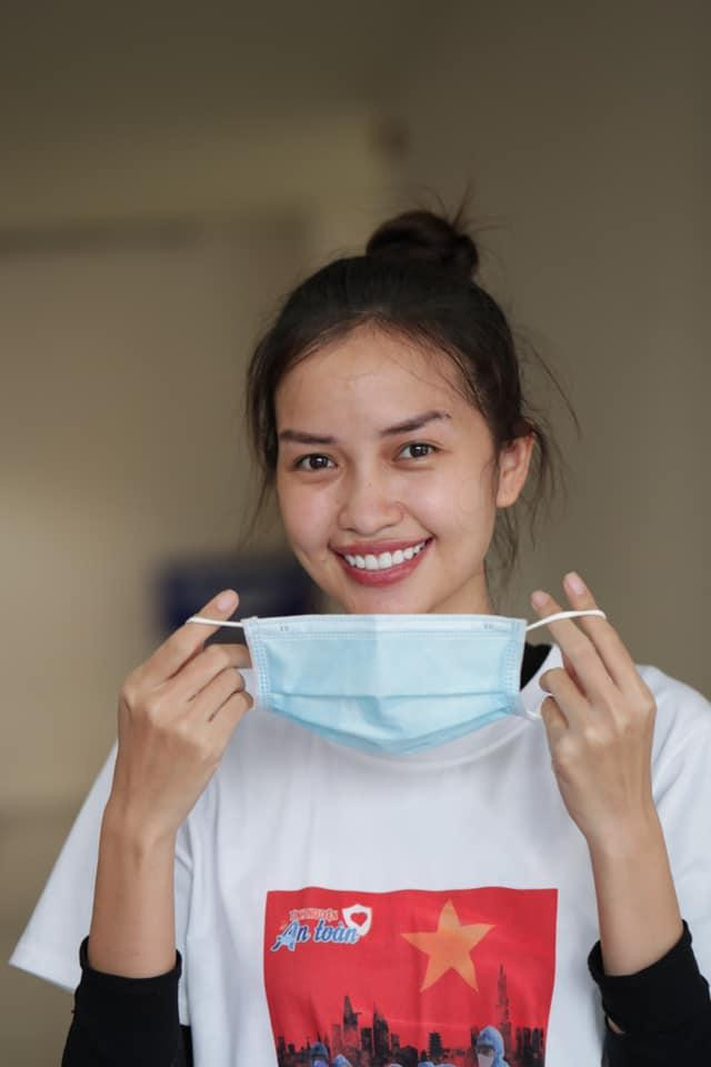 Ngọc Châu cũng tham gia làm tình nguyện viên trong đợt dịch bùng phát ở TPHCM. Ngọc Châu cũng tham gia làm tình nguyện viên trong đợt dịch bùng phát ở TPHCM.