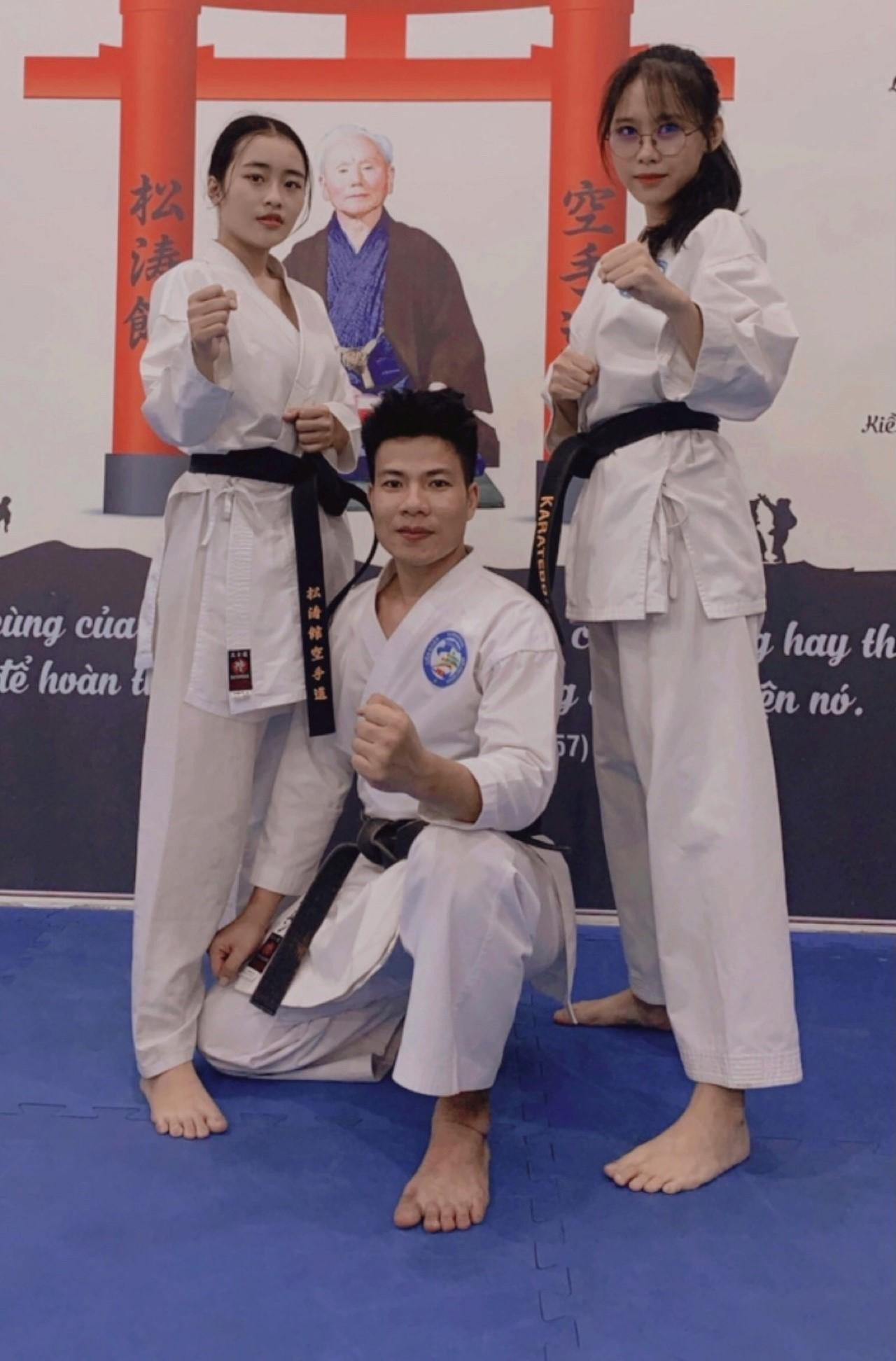 Nhờ mẹ gợi ý tham gia, nữ sinh gen Z Lê Nguyễn Ngọc Hằng quyết đặt mục tiêu ngôi vị cao nhất ở 'Hoa hậu Việt Nam 2022' ảnh 4 Nhờ mẹ gợi ý tham gia, nữ sinh gen Z Lê Nguyễn Ngọc Hằng quyết đặt mục tiêu ngôi vị cao nhất ở 'Hoa hậu Việt Nam 2022' ảnh 4