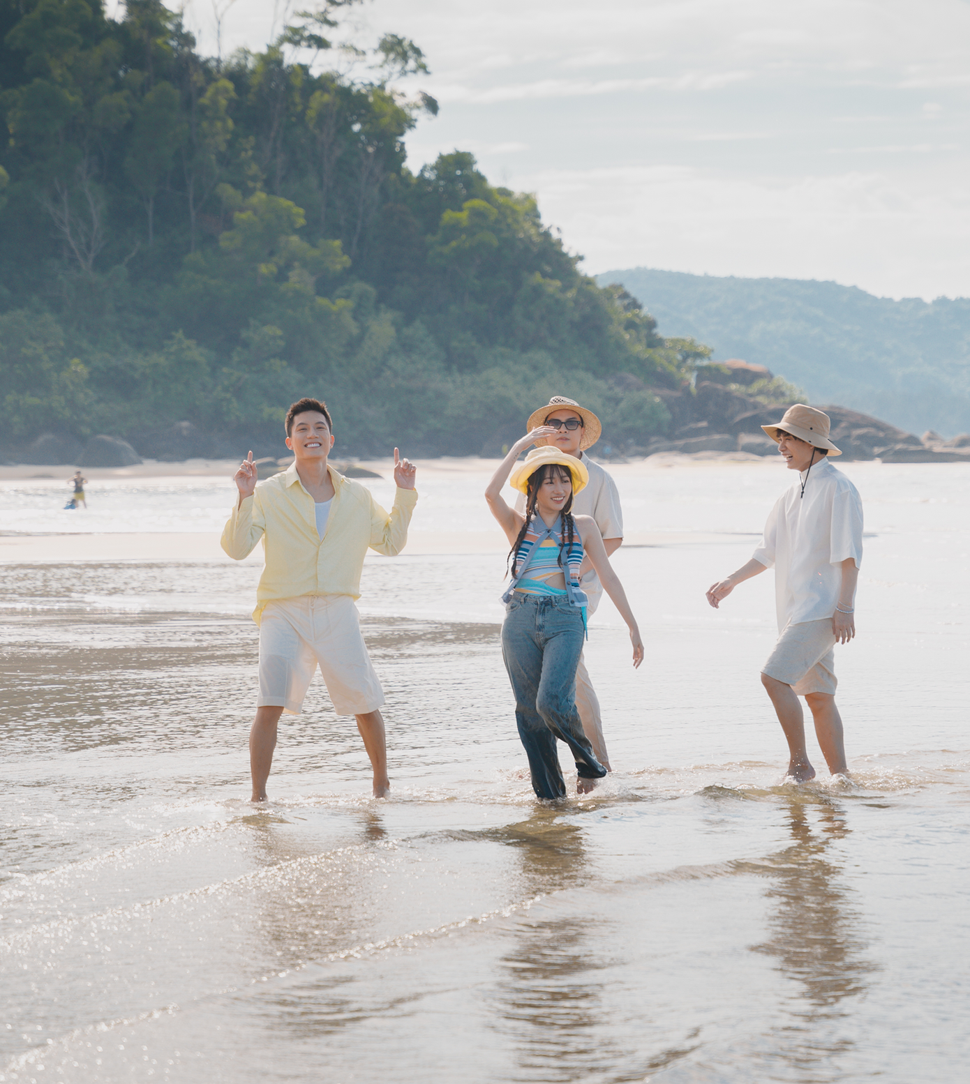 Kỳ nghỉ lễ 2/9 ngập tràn tích cực với dàn 'sao xịn': Trúc Nhân, Orange, Anh Tú và Hứa Kim Tuyền ảnh 4