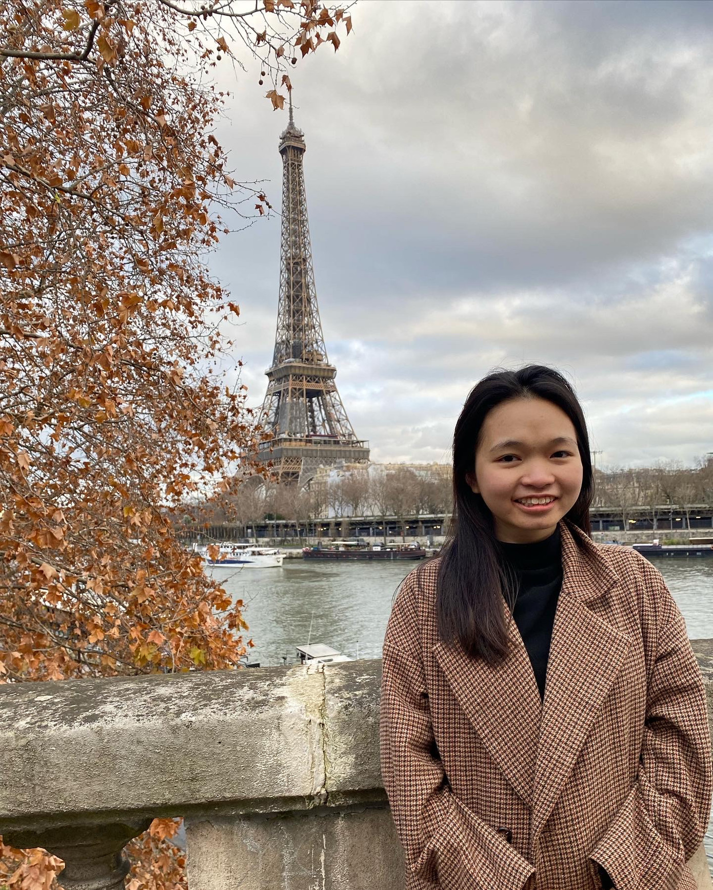 Bảo Thy thích tìm hiểu đặc trưng văn hóa, xã hội của các nước châu Âu, khi đang là du học sinh tại Đức.