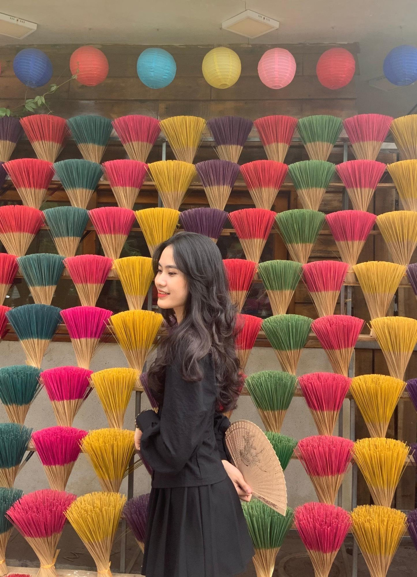 Cao Thị Mỹ Hạnh sinh năm 2000, cô đến từ Nghệ An và hiện đang là sinh viên năm thứ tư, trường ĐH Y Dược (ĐH Huế).