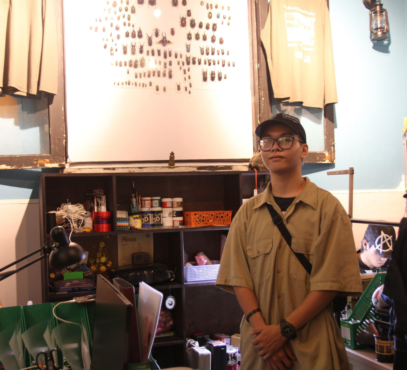 Nguyễn Huỳnh Anh Kiệt và bộ sưu tập hơn 200 mẫu tiêu bản bọ cánh cứng... Nguyễn Huỳnh Anh Kiệt và bộ sưu tập hơn 200 mẫu tiêu bản bọ cánh cứng...