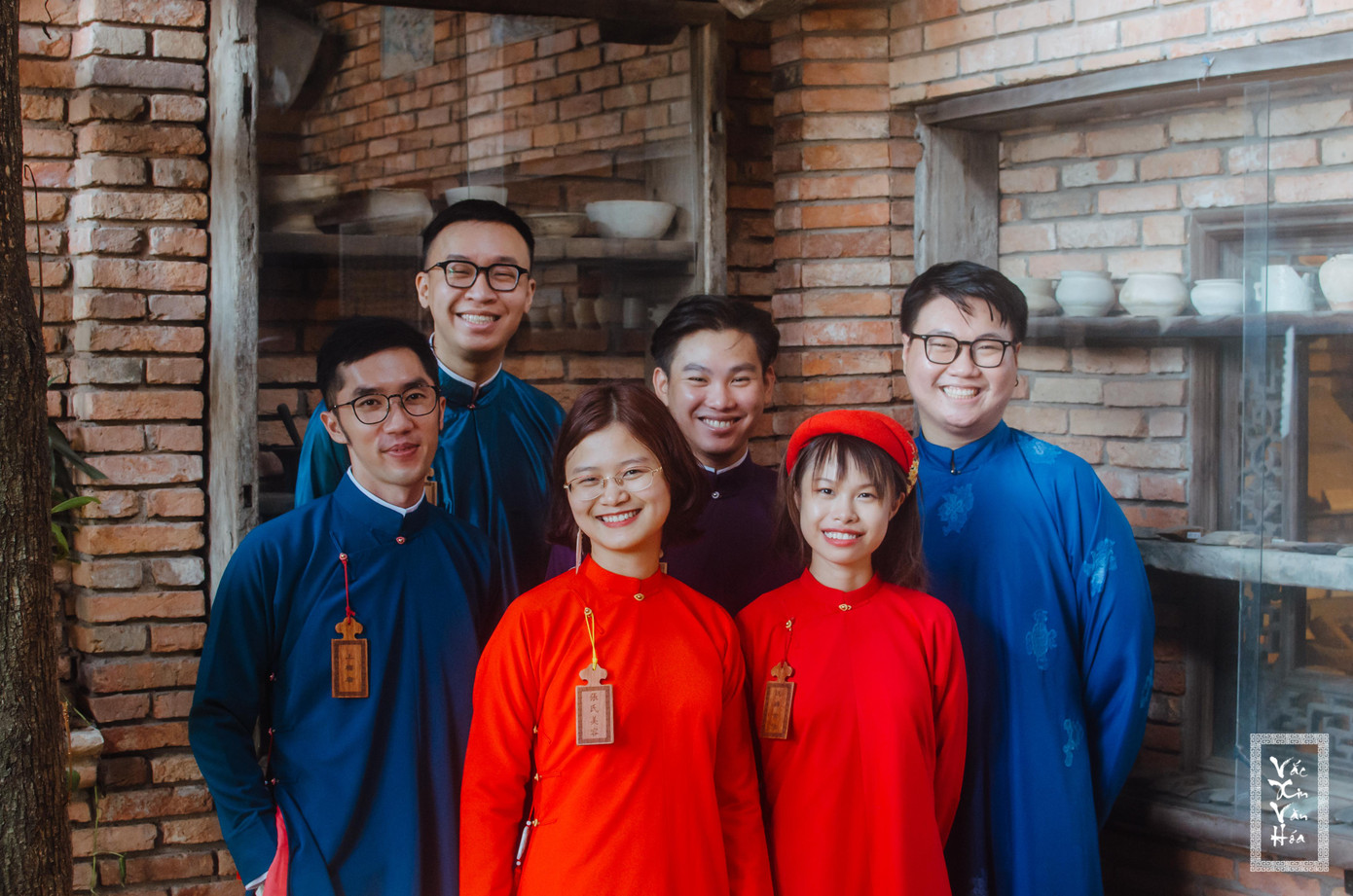 Nhóm 'Vắc xin văn hóa' trong trang phục áo dài ngũ thân, ấp ủ mong muốn lan tỏa cảm hứng tìm hiểu văn hóa Việt