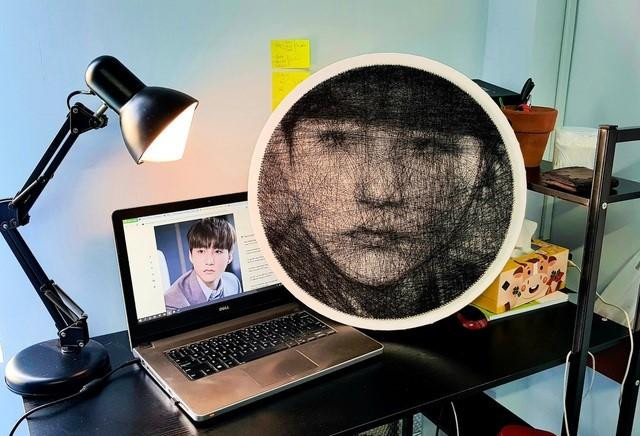 Ca sĩ Sơn Tùng M-TP được anh chàng tạo hình kỳ công, tỉ mỉ.