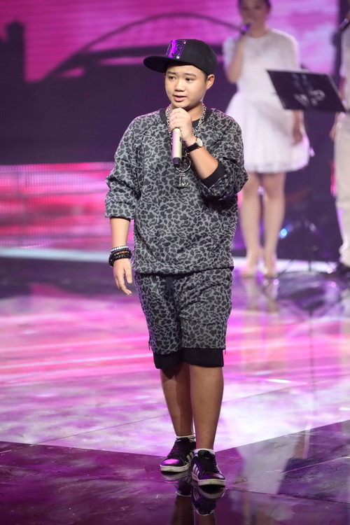 Văn Phong đội Hồ Hoài Anh - Lưu Hương Giang với ca khúc Đành đánh mất chính mình