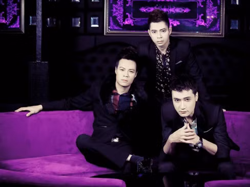 Kevin cùng các thành viên của nhóm Biển xanh. Kevin cùng các thành viên của nhóm Biển xanh