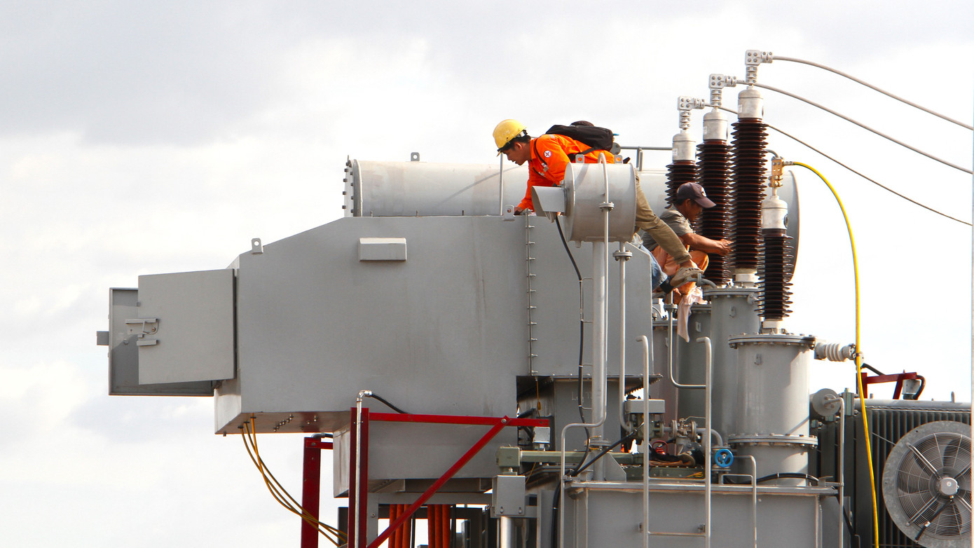 Vệ sinh, kiểm tra MBA 40MVA. Vệ sinh, kiểm tra MBA 40MVA.