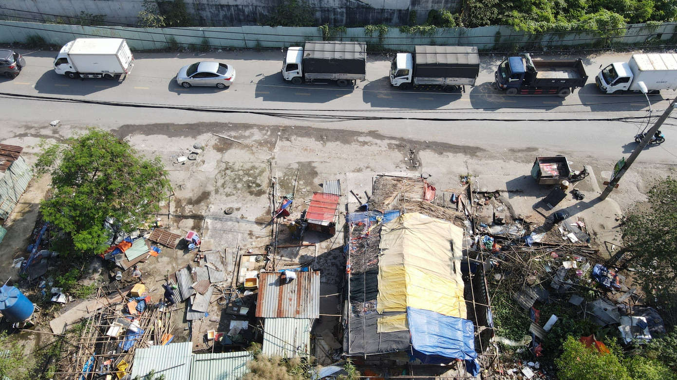 Bà Bùi Thị Hồng Hà - Phó Trưởng Ban Bồi thường Giải phóng mặt bằng TP Thủ Đức cho biết, dự án xây dựng cầu Tăng Long có diện tích thu hồi hơn 26.000m2. Tổng số hồ sơ bồi thường, hỗ trợ, tái định cư và thu hồi mặt bằng tại phường Long Trường và phường Trường Thạnh là 34 hồ sơ (trong đó mỗi phường có 17 hồ sơ).