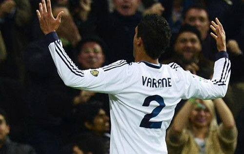 Nhưng cầu thủ 19 tuổi vô danh Varane đã cứu cho Real Madrid trận thua ngay trên sân nhà