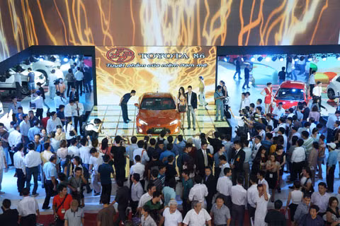 Gian hàng của Toyota đông đúc nhờ chiếc Toyota 86