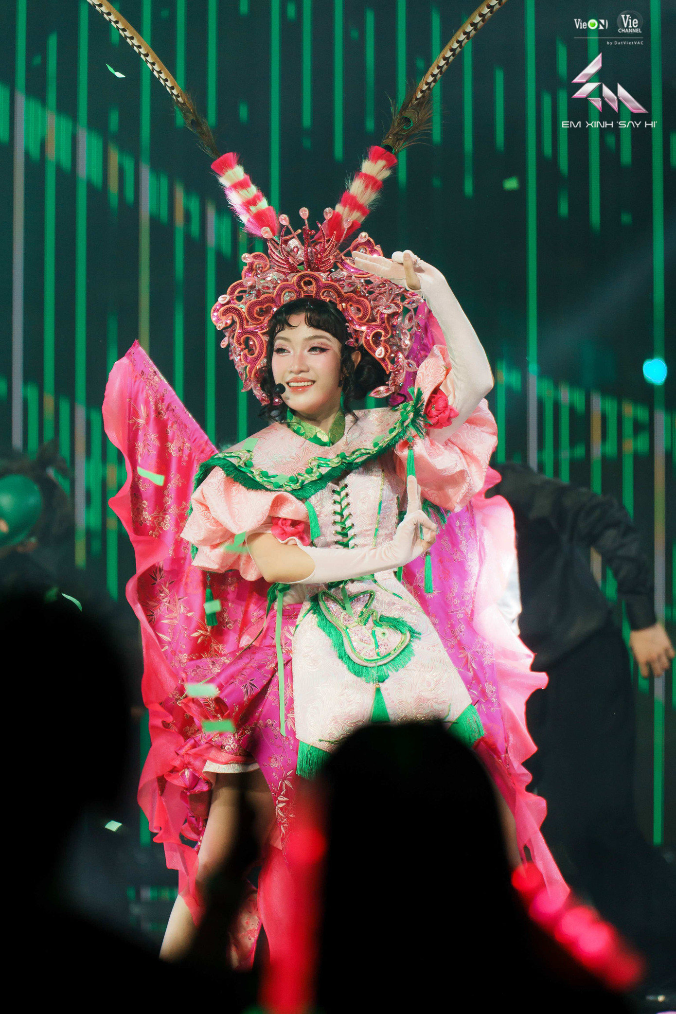 Dù dừng chân sớm, Chi Xê rất hạnh phúc vì nhận được nhiều sự động viên từ mọi người. Dù dừng chân sớm, Chi Xê rất hạnh phúc vì nhận được nhiều sự động viên từ mọi người.