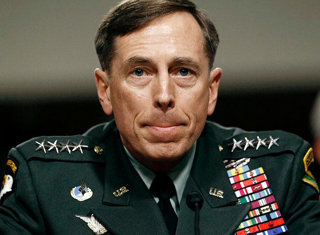 Vụ việc cựu giám đốc Cục tình báo Trung ương Mỹ (CIA) David Petraeus từ chức vì liên quan đến bê bối tình dục xảy ra hồi đầu tháng 11 là một trong những vụ việc làm rúng động chính quyền Mỹ. Vụ việc sau khi bị phanh phui, tướng John Allen, Tư lệnh quân đội Mỹ tại Afghanistan cũng bị điều tra vì có liên quan đến “người tình” của ông David Petraeus