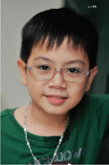 “Nhà toán học tương lai” Vũ Minh Đức (10 tuổi) - “Con thích các bài toán khó, càng khó con càng thích để có thể tìm ra các cách giải hay”... “Nhà toán học tương lai” Vũ Minh Đức (10 tuổi) - “Con thích các bài toán khó, càng khó con càng thích để có thể tìm ra các cách giải hay”.