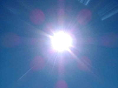 Dự báo Hà Nội nắng nóng ban ngày, chiều tối có thể mưa dông