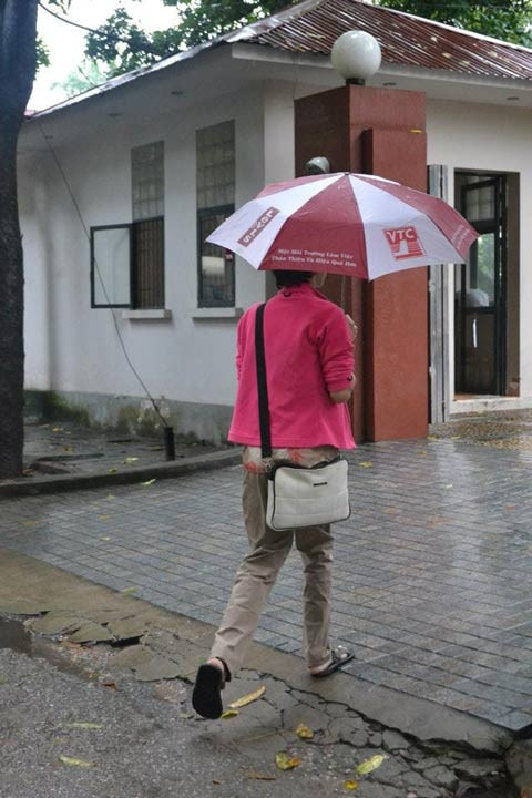 Lộ Lộ đi làm truyền thông. Lộ Lộ đi làm truyền thông