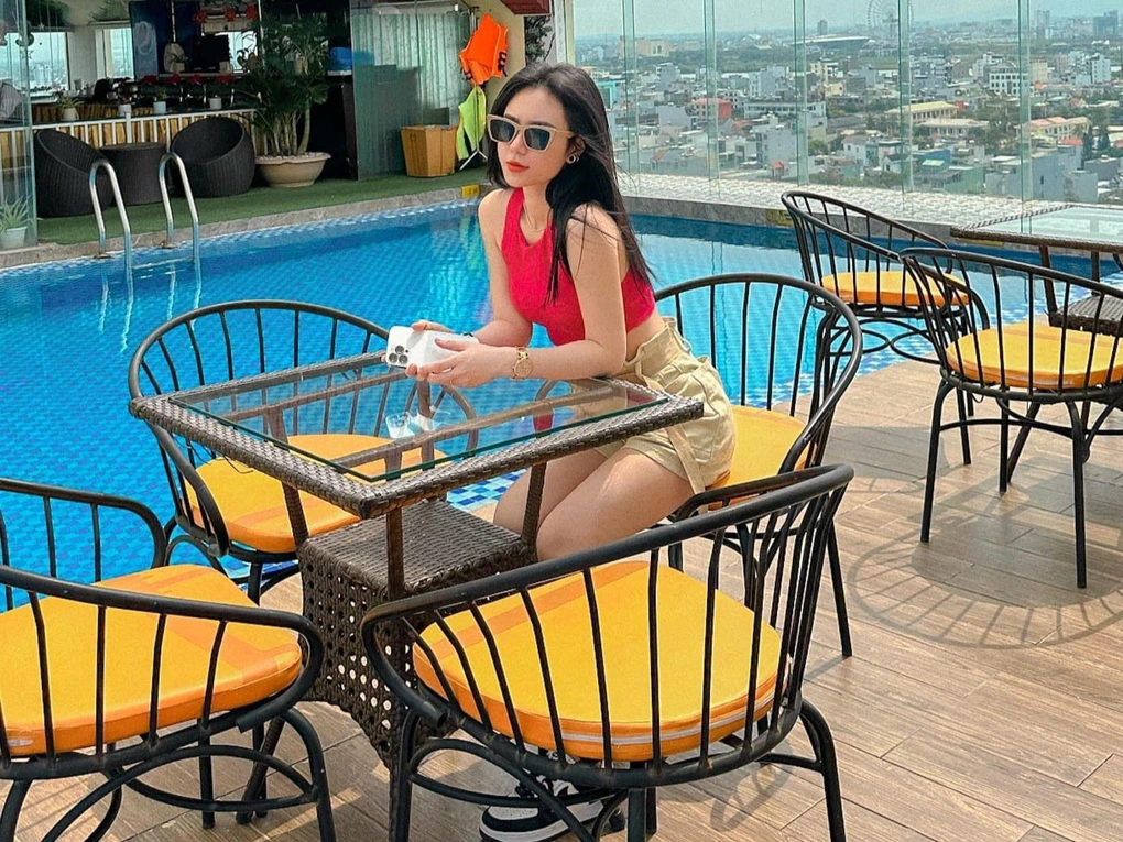 Vì tên gọi lạ nên cô từng gặp nhiều tình huống bi hài trong cuộc sống (Ảnh: NVCC). Vì tên gọi lạ nên cô từng gặp nhiều tình huống bi hài trong cuộc sống (Ảnh: NVCC).