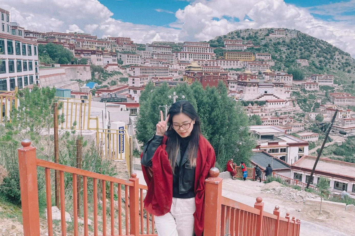 Việc đặt chân 36 quốc gia, 5 lãnh thổ và 200 thành phố đã giúp cô gái trẻ có trải nghiệm phong phú (Ảnh: NVCC).