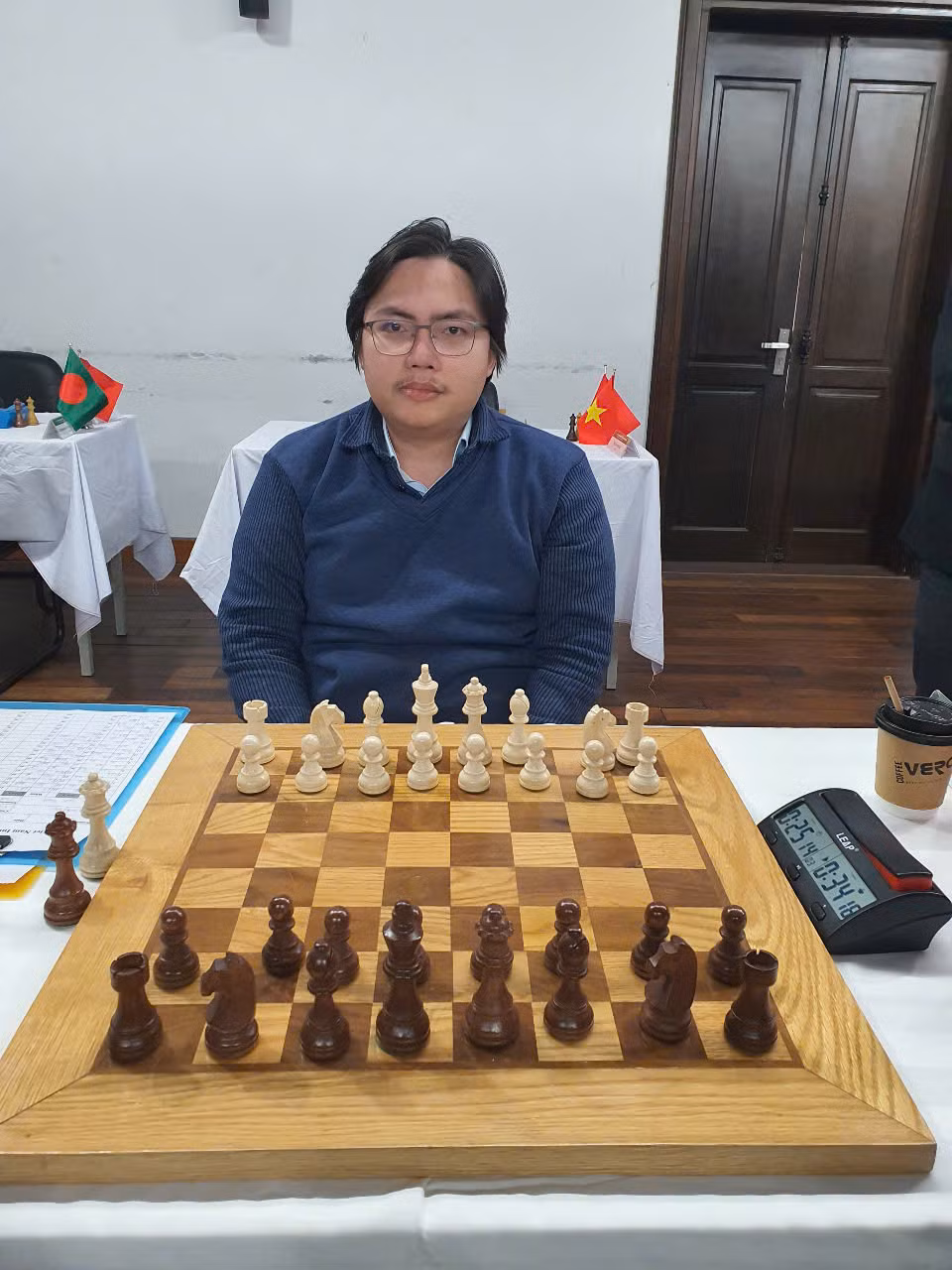 Kỳ thủ Đặng Hoàng Sơn trở thành Kiện tướng quốc tế tiếp theo của cờ vua Việt Nam. Kỳ thủ Đặng Hoàng Sơn trở thành Kiện tướng quốc tế tiếp theo của cờ vua Việt Nam.