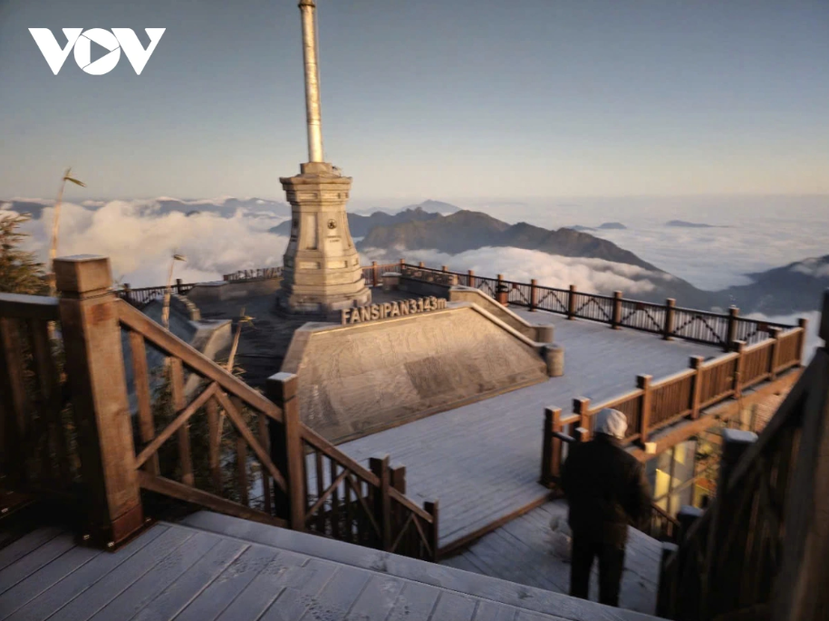 Nhiệt độ khu vực đỉnh khi sương muối xuất hiện nằm trong ngưỡng âm