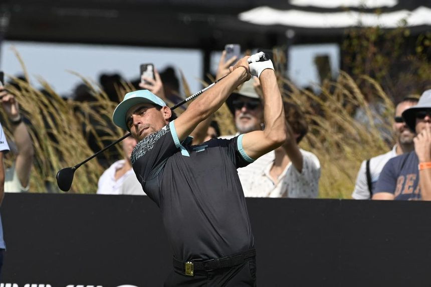 Joaquin Niemann thi đấu trong một sự kiện của LIV Golf