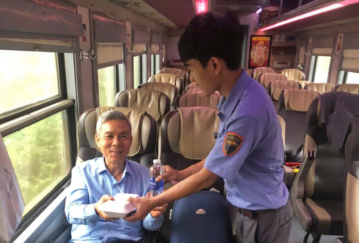 Hoạt động đón khách qua cung đường ga Hòa Duyệt, thuộc địa phận thôn Liên Hòa của ngành đường sắt đã hoạt động bình thường.