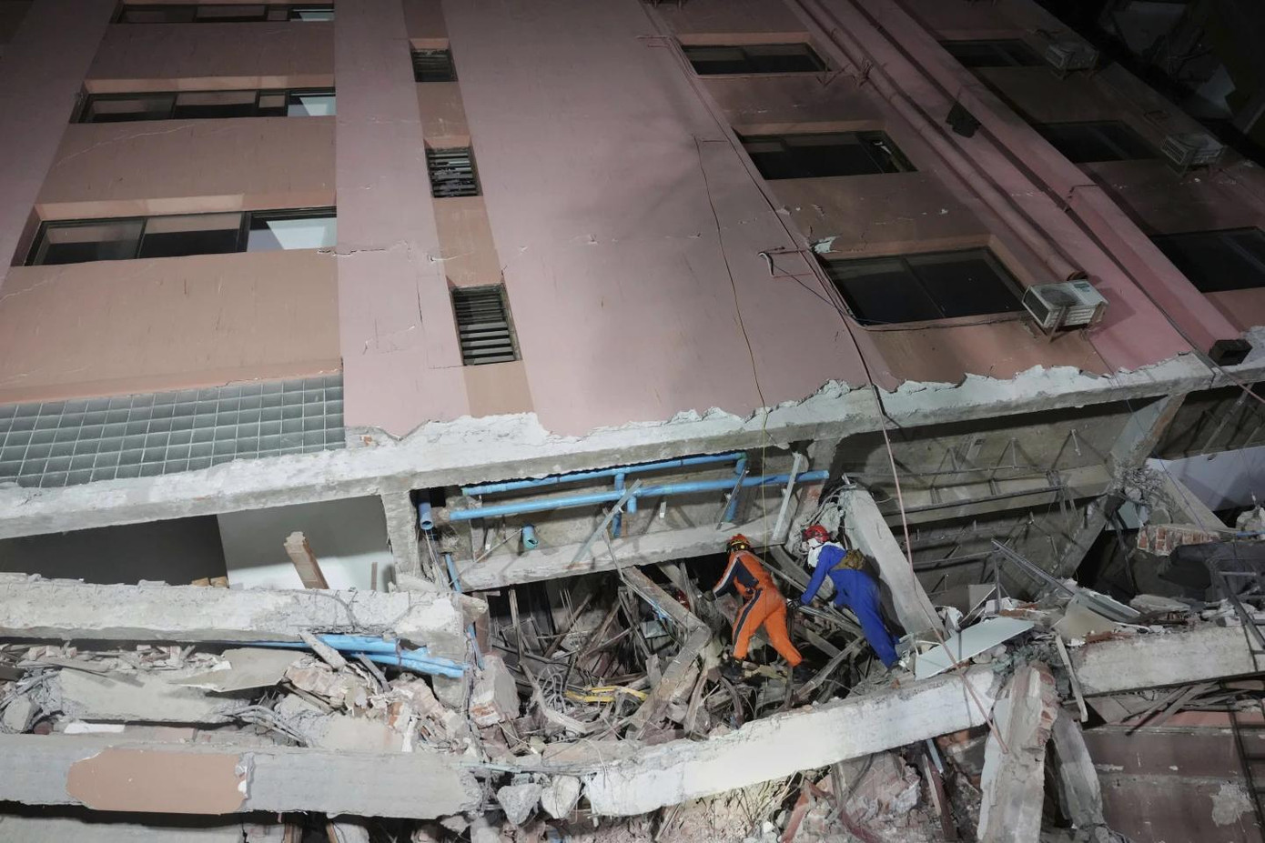 Trận động đất mạnh 7,7 độ hôm 28/3 ở Myanmar khiến 1.700 người thiệt mạng (tính đến chiều 31/3). Ảnh: AP.