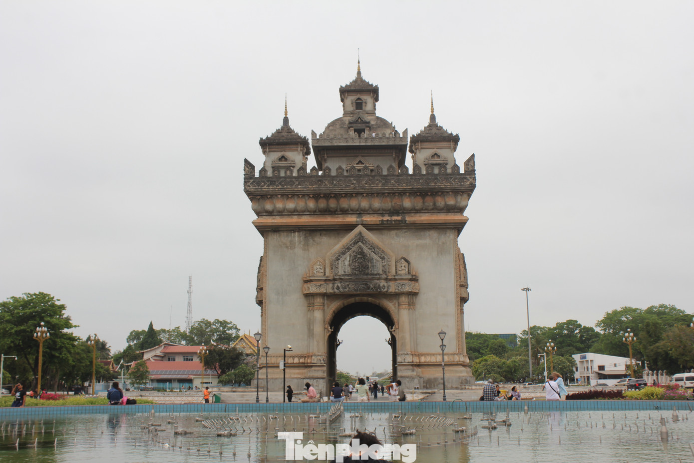 Công trình được xây dựng năm 1960, nhằm tưởng nhớ những người anh hùng bảo vệ đất nước trong thời kỳ chiến tranh và cũng là lời nhắc nhở các thế hệ sau phải ra sức giữ gìn và phát triển đất nước thịnh vượng hơn. Công trình được xây dựng năm 1960, nhằm tưởng nhớ những người anh hùng bảo vệ đất nước trong thời kỳ chiến tranh và cũng là lời nhắc nhở các thế hệ sau phải ra sức giữ gìn và phát triển đất nước thịnh vượng hơn.