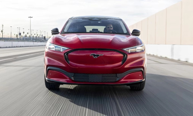 Ford Mustang Mach-E - xe điện bán chạy hàng đầu của Ford tại Mỹ. Ảnh: Hot Rod.