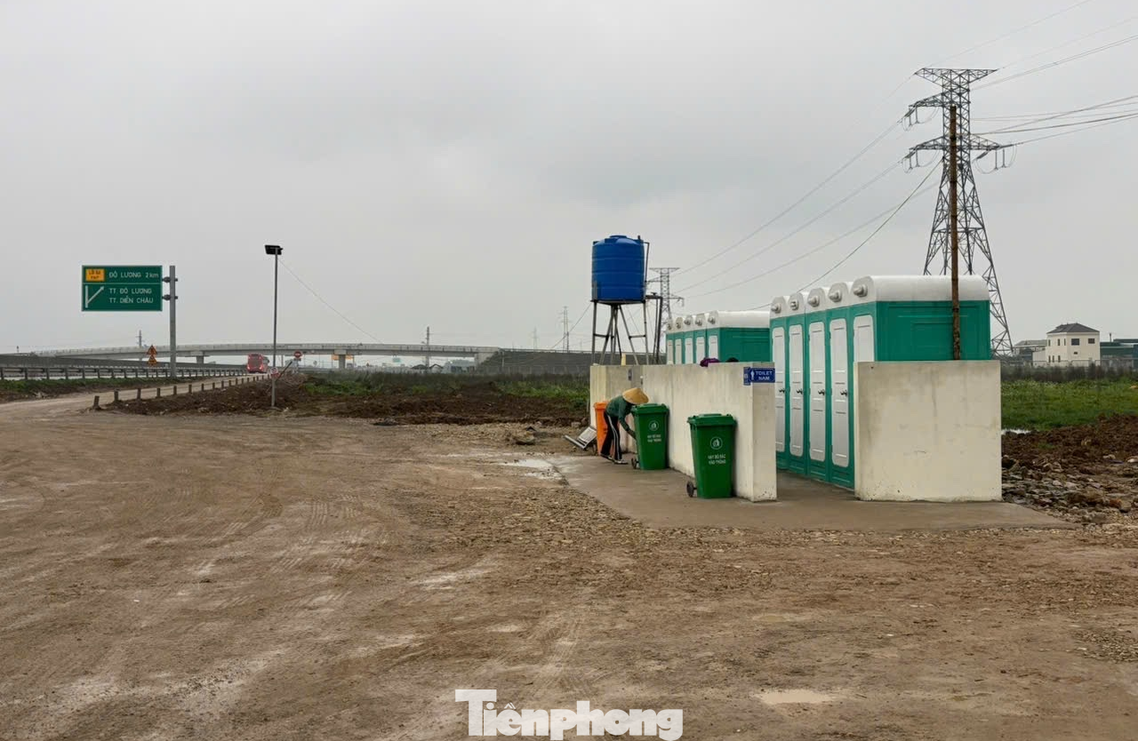 Hiện trạng một trạm dừng nghỉ thuộc tuyến cao tốc Bắc - Nam trên địa bàn tỉnh Nghệ An tháng 3/2025. Ảnh: Lộc Liên.