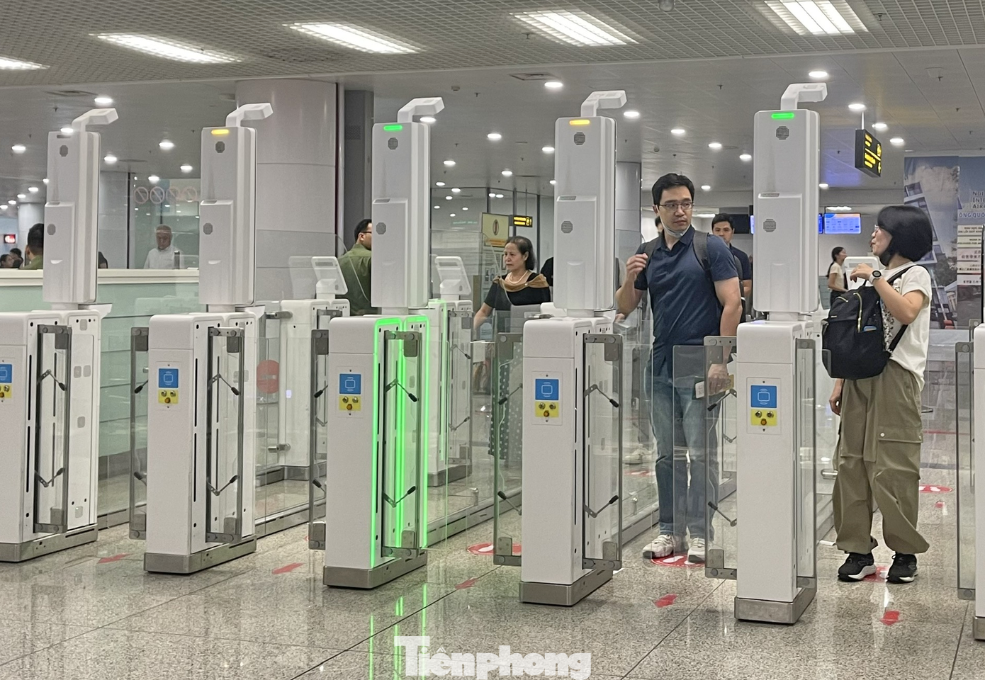 Sân bay Nội Bài dự kiến làm thủ tục bay bằng sinh trắc học và VNeID trong thời gian từ nay đến tháng 9. Ảnh: Lộc Liên.