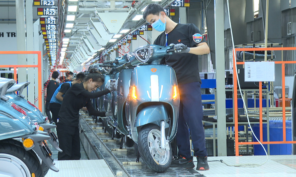 Nhiều công ty quốc tế đang xúc tiến đầu tư vào sản xuất xe máy điện tại Việt Nam để khai thác nhu cầu ngày càng tăng về xe điện. Ảnh: BBG.