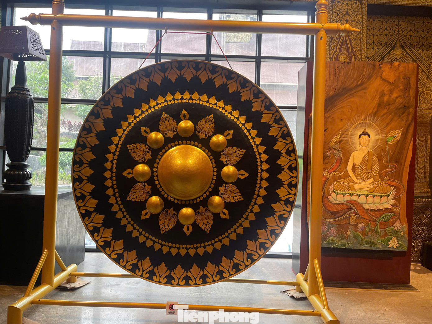 Ghi nhận thực tế, không gian trưng bày tại Bảo tàng nghệ thuật Lào bao gồm các bộ sưu tập nghệ thuật Phật giáo, tranh vẽ, điêu khắc, trang phục truyền thống và nhạc cụ dân gian mang đậm văn hóa Lào.