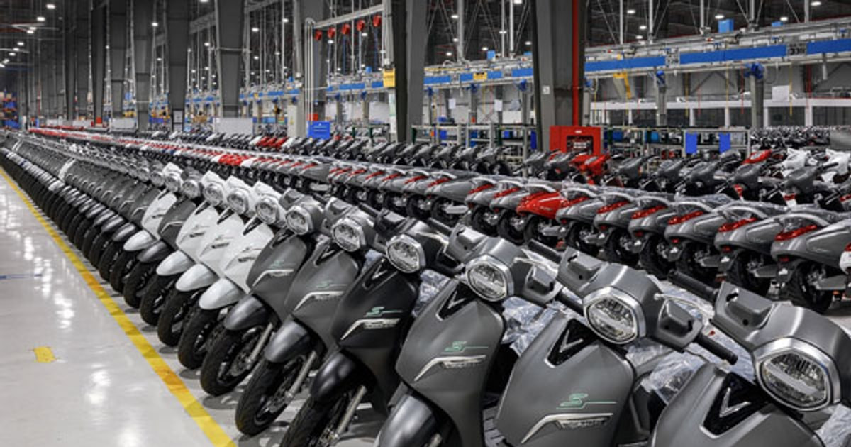 Việt Nam là quốc gia có tỷ lệ sở hữu xe máy cao nhất toàn cầu và là thị trường xe máy điện tiềm năng thứ hai thế giới. Ảnh: VF.