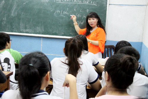 Theo nhận xét của nhiều học sinh, cô giáo Quỳnh Trâm dạy học dễ hiểu và cô rất thân thiện, hài hước