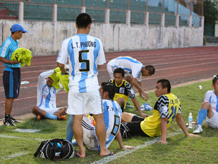 Một khi cởi bỏ nghiệp “quần đùi, áo số”, rất nhiều cầu thủ không có nghề nghiệp ổn định để mưu sinh