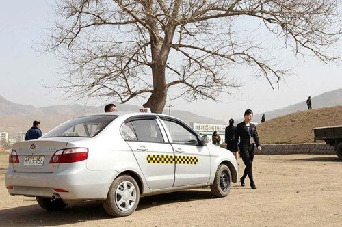 Mô hình khu kinh tế đặc biệt này tương tự như mô hình đặc khu mà Trung Quốc xây dựng trong nước, là nơi thí điểm nền kinh tế thị trường trong một khu vực nhỏ. Các công ty Trung Quốc và Nga tiến hành đầu tư vào Rason và giao dịch hoàn toàn bằng ngoại tệ chứ không phải đồng won của Triều Tiên. Tuy nhiên, những năm mới thành lập, hoạt động đầu tư và trao đổi thương mại chưa thực sự phát triển mà chỉ là những buôn bán nhỏ lẻ