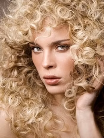 bạn nên hạn chế tạo kiểu tóc bằng các dụng cụ tạo nhiệt. bạn nên hạn chế tạo kiểu tóc bằng các dụng cụ tạo nhiệt