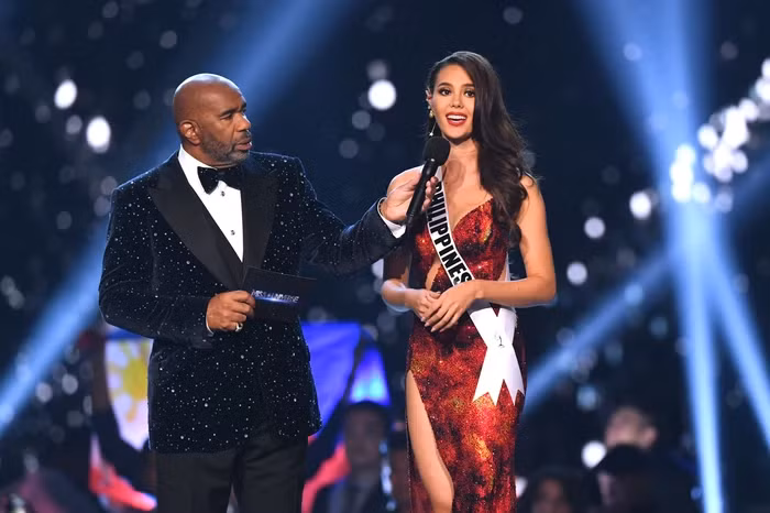 Người đẹp Catriona Gray trả lời ứng xử ở cuộc thi Miss Universe 2018. Người đẹp Catriona Gray trả lời ứng xử ở cuộc thi Miss Universe 2018.